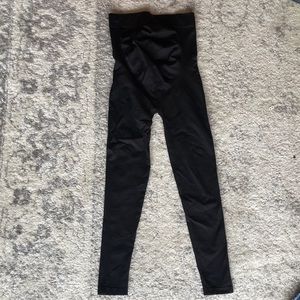 Size M Blanqi maternity leggings